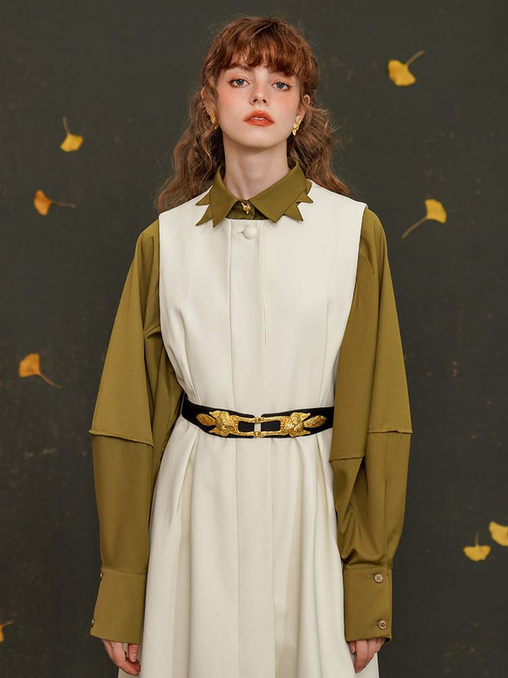 A long shirt with a beautiful golden fox clasp.
 The design of the loose sleeves and the long length will give you a stylish look. 
The sharp eyes of a golden fox shining in the middle of a simple shirt make this an impressive item that will catch the eye of anyone who sees it.



 You can purchase the belt here .



 <color>



 olive green

 off white






 <Size>





 small size






 Length: 73.5cm

 Bust: 102cm

 Sleeve length: 74.5cm




 medium size



 Length: 75cm

 Bust: 106cm Charming Eyes, Gold Fox, White Shirt Blouse, Female Pose Reference, Shirt Embroidery, Animal Embroidery, Simple Shirts, Spring Shirts, Female Poses