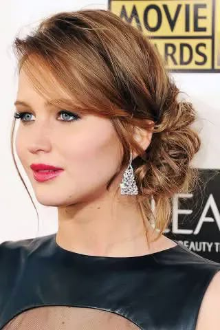 Medium Length Hair Up, Side Bun Hairstyles, Side Updo, Dunner Wordend Haar, Wedding Hairstyles Medium Length, Joe Perry, Mother Of The Bride Hair, Side Hairstyles, Up Dos For Medium Hair