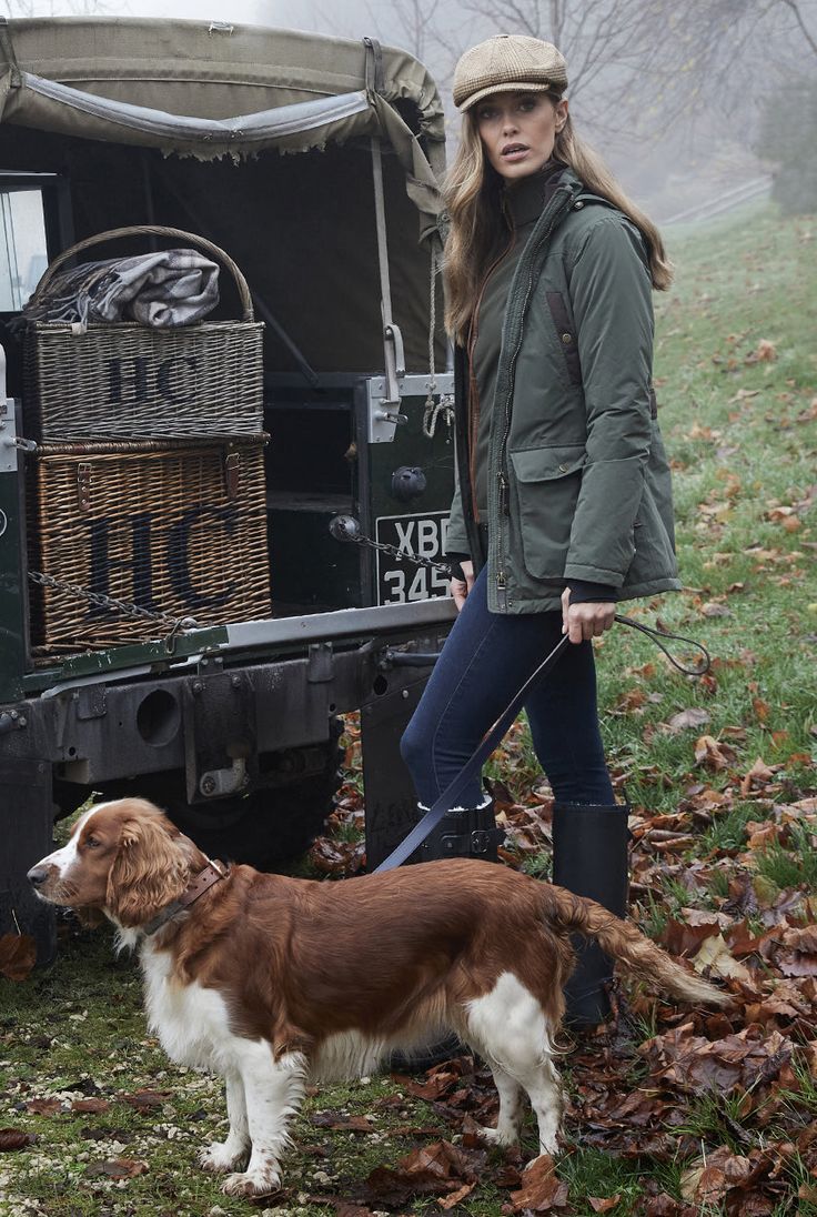 Holland Cooper Clothing country tweed wax jacket country style country girl jeans welly boots wellies casual oufit countryside flat cap dog dogs gundog landrover defender cosy cozy autumn winter style British Country Outfits Women, English Country Gentleman Style, European Countryside Outfit, English Countryside Autumn Fashion, Fashion Country Style, English Country Style Outfits Autumn, Mushroom Hunting Outfit, British Country Outfits, Country Gentleman Style