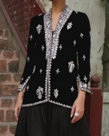 RETRO VELVET STYLE Velvet Jackets Women Indian, Embroidery Jackets For Women, Black Velvet Jacket Outfit, Blazers For Wedding, Waist Coat For Women, Velvet Jacket Outfit, Velvet Pakistani Dress, Velvet Jackets Women, Velvet Dresses Outfit