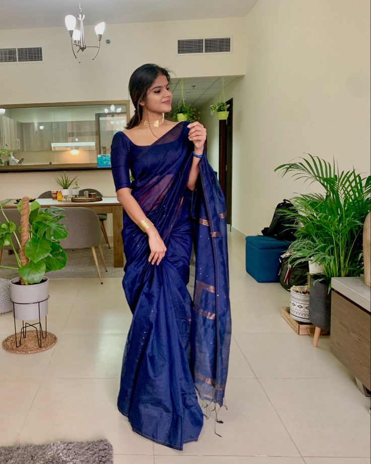 Designer Blouse Ideas, Silk Saree Blouse Designs Patterns, Fashionable Saree, Blue Silk Saree, Cotton Saree Blouse Designs, Sarees For Girls, Simple Saree Designs, Cotton Saree Blouse, Blouse Ideas