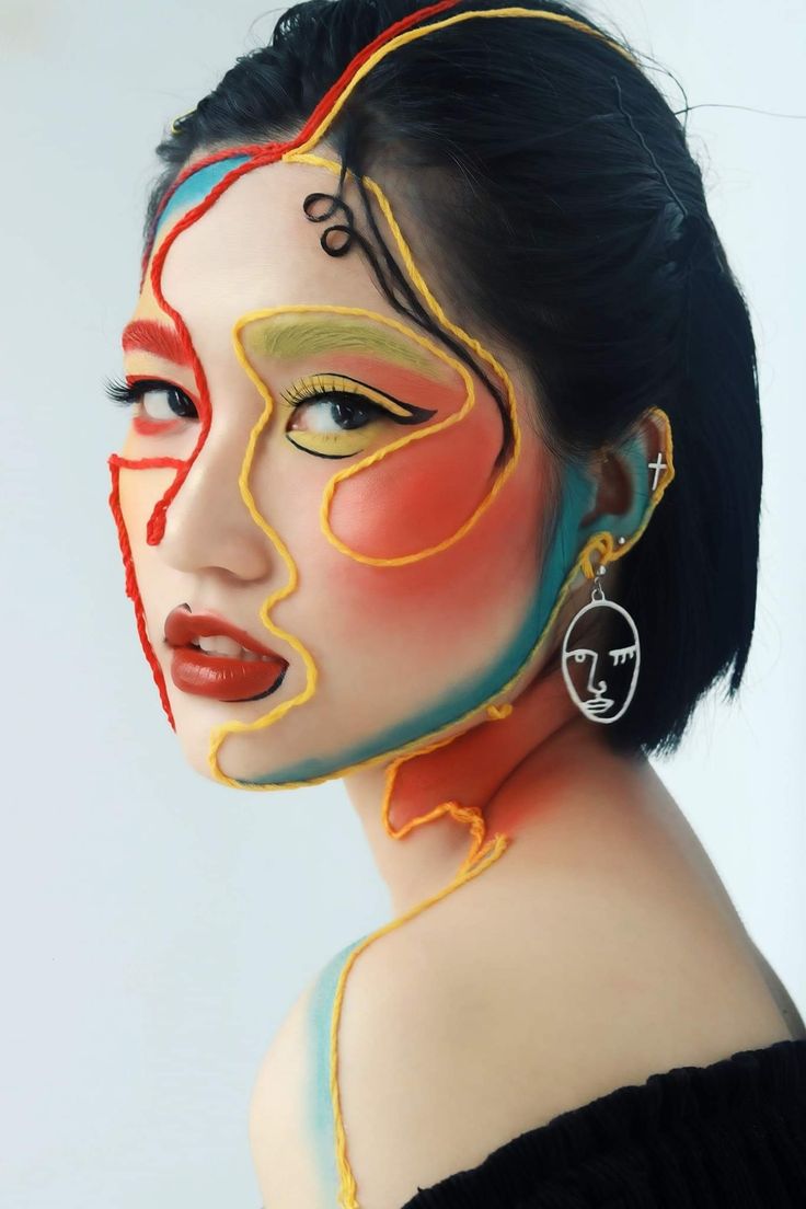 Face Art Makeup, Photographie Portrait Inspiration, Creative Makeup Looks, Foto Poses, Fantasy Makeup, Editorial Makeup, Creative Portraits, Creative Makeup, Artistry Makeup