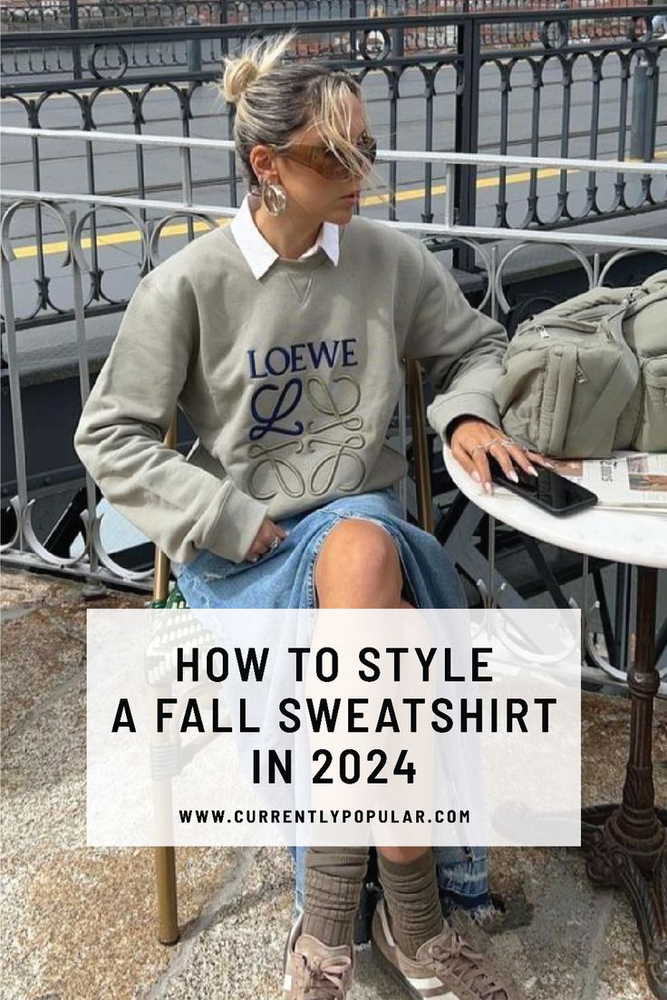 Wondering how to style your fall sweatshirts this season? Our 2024 style guide covers all the latest trends. Learn how to layer your favorite sweatshirts for an easy everyday look. College Crewneck Sweatshirts Outfits, Oversized Sweatshirt Outfit Aesthetic, Ways To Style A Crewneck Sweatshirt, Work Sweatshirt Outfit, Pullover Sweatshirts Outfit, Professional Sweatshirt Outfit, How To Style Oversized Crewneck, How To Style Crewneck Sweatshirts, How To Wear A Crewneck Sweatshirt