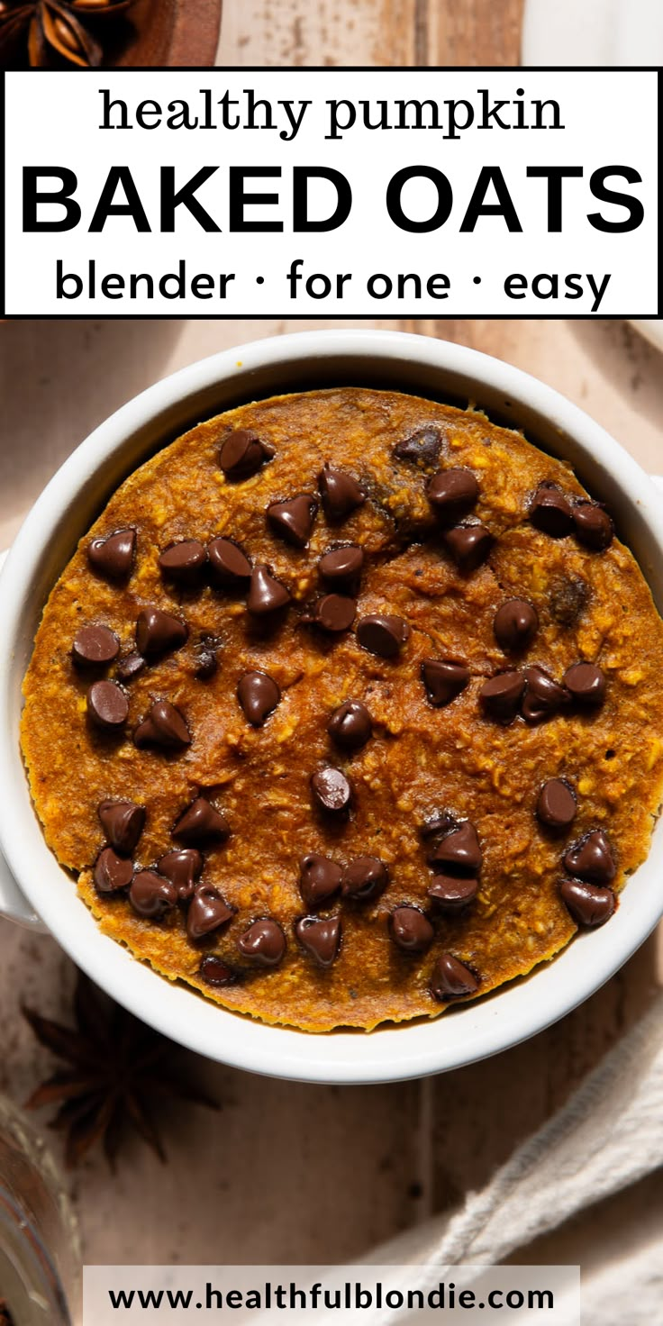 These super moist, blender pumpkin baked oats are single-serve, healthy, and ready in 20 minutes. Enjoy them as a high-protein, gluten-free, pumpkin-spiced treat for breakfast, a snack, or even dessert – they taste just like cake! Pumpkin Baked Oats, Single Serve Breakfast, Recipe With Pumpkin, Breakfast Gluten Free, Baked Oats Recipe, Baked Pumpkin Oatmeal, Gluten Free Snack, Pumpkin Breakfast, Oat Recipes Healthy