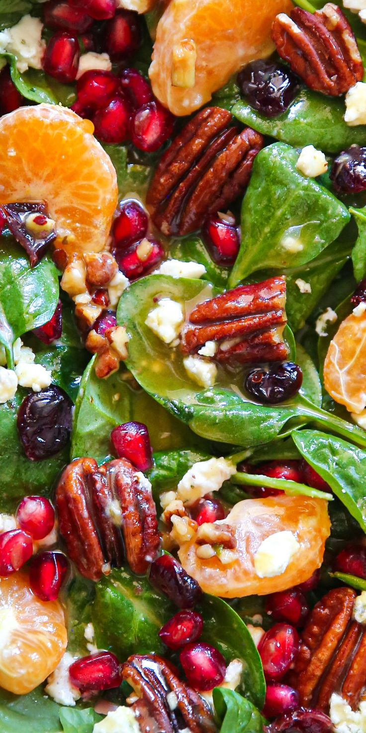 Christmas Salad with Spinach, Mandarin Oranges, Pecans, Cranberries, Pomegranate, Goat Cheese, and homemade Honey-Mustard-Lime Dressing - close-up photo. Christmas Salad Recipes, Christmas Salad, Winter Salad Recipes, Homemade Honey Mustard, Holiday Salads, Christmas Salads, Spinach Salad Recipes, Fresh Salad Recipes, Mandarin Oranges