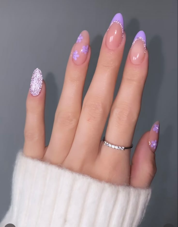 Lilac Nails Design, Purple And Silver Nails, Light Purple Nails, Quinceanera Nails, Violet Nails, Purple Glitter Nails, Purple Acrylic Nails, Lilac Nails, Purple Nail Designs