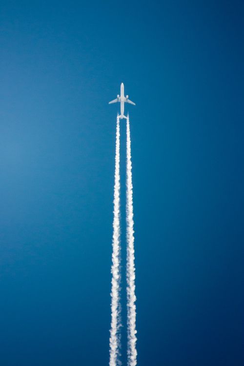 let's fly away Photo Avion, Flying In The Sky, Girly Car, Sketchbook Ideas, Jet Plane, Above The Clouds, Helicopter, Shades Of Blue, New Cars