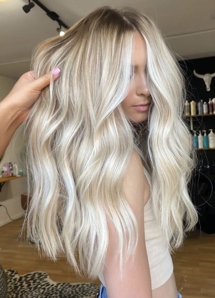 Wedding Hair Color Blonde, Bright Fall Blonde, Blonde Spring Hair Color, Summer Blonde 2023, Bright Blonde Hair With Shadow Root And Money Piece, Bright Blonde Full Highlights, Full Head Blonde Highlights With Money Piece, Bright Summer Blonde Hair, Bright Blonde Highlights On Blonde Hair