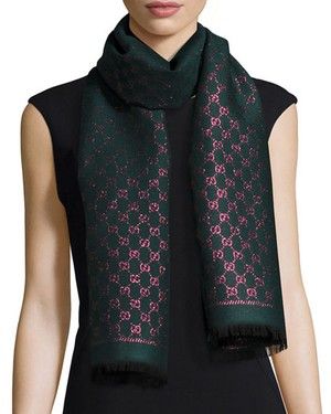 Gucci Shawl, Gucci Scarf, Ways To Wear A Scarf, Logo Scarves, Lularoe Carly Dress, Gucci Gucci, Amritsar, Patterned Scarves, Modern Outfits