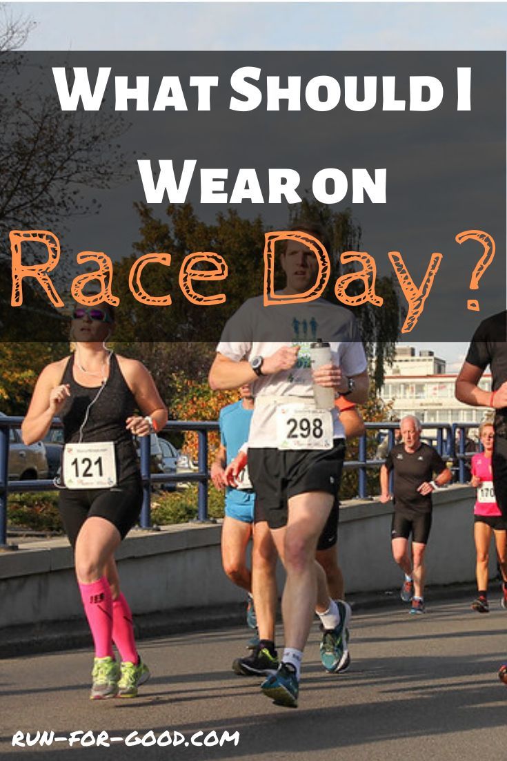 people running in a race with the words what should i wear on race day?