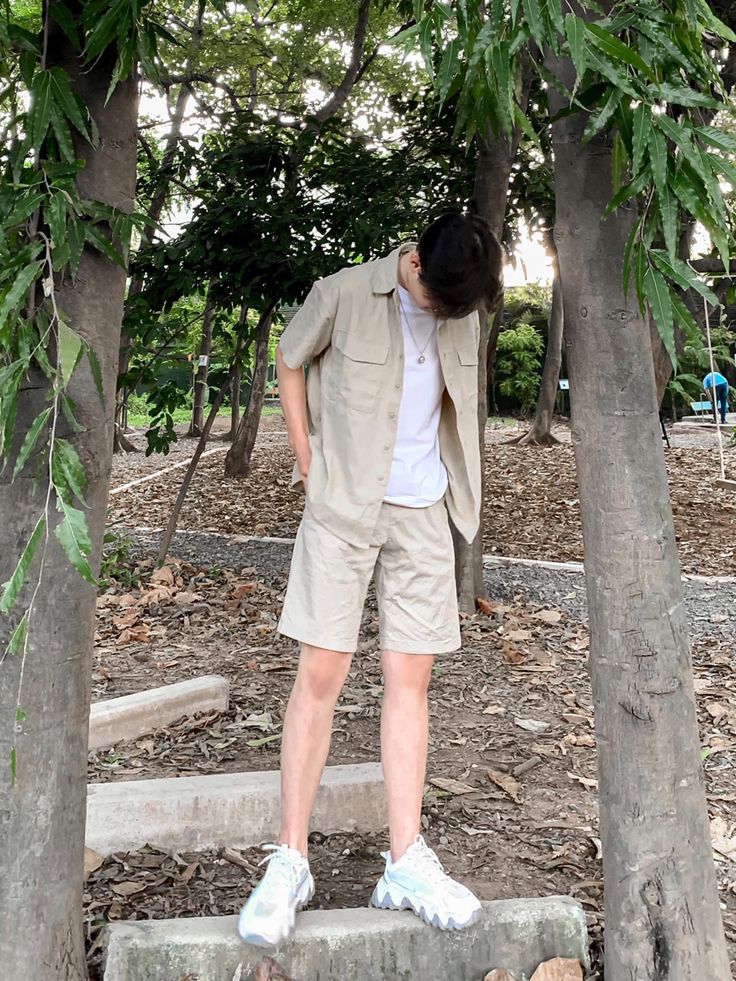 Korean Guy Summer Outfit, Summer Outfits For Guys Aesthetic, Korean Boy Outfit Casual Summer, Asian Male Summer Outfits, Ootd Cowok Casual, Korean Fashion Men Summer, Outfit Cowok Simple, Korean Summer Outfits Men, Outfit Cowo