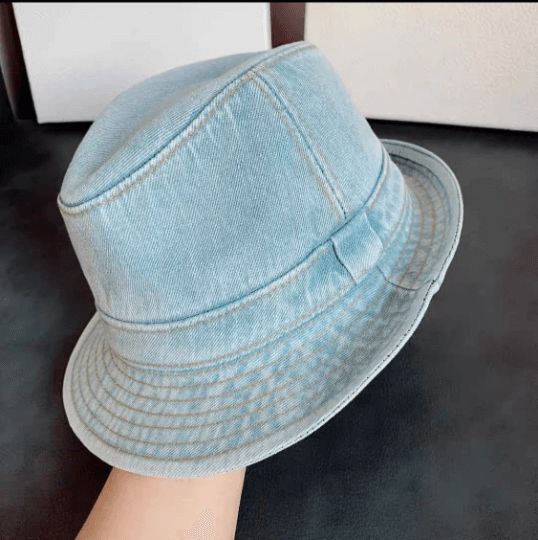 This hat is made of high quality denim and is suitable to wear in all seasons. Three colours available!An ideal novelty gift and a truly cute addition to any wardrobe! Specifications-Material: Denim-Size: size is about 56-58 cm-This item is HANDMADE so item might be slightly different from picture Leather Beret, Knit Beret, Personalized Hats, Hat Beret, News Boy Hat, Cloche Hat, Beret Hat, Wide Brimmed Hats, Brim Hat