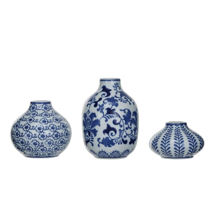 3 assorted blue and white patterned vases on a white background. Patterned Vase, Lantern Wall Decor, Terracotta Vases, Blue Ceramic Vase, Floral Candle Rings, Stone Vase, Ancient Pottery, Blue And White Vase, Lantern Wall