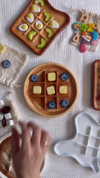 there are many different items on the table to make an ice cream sundae cake