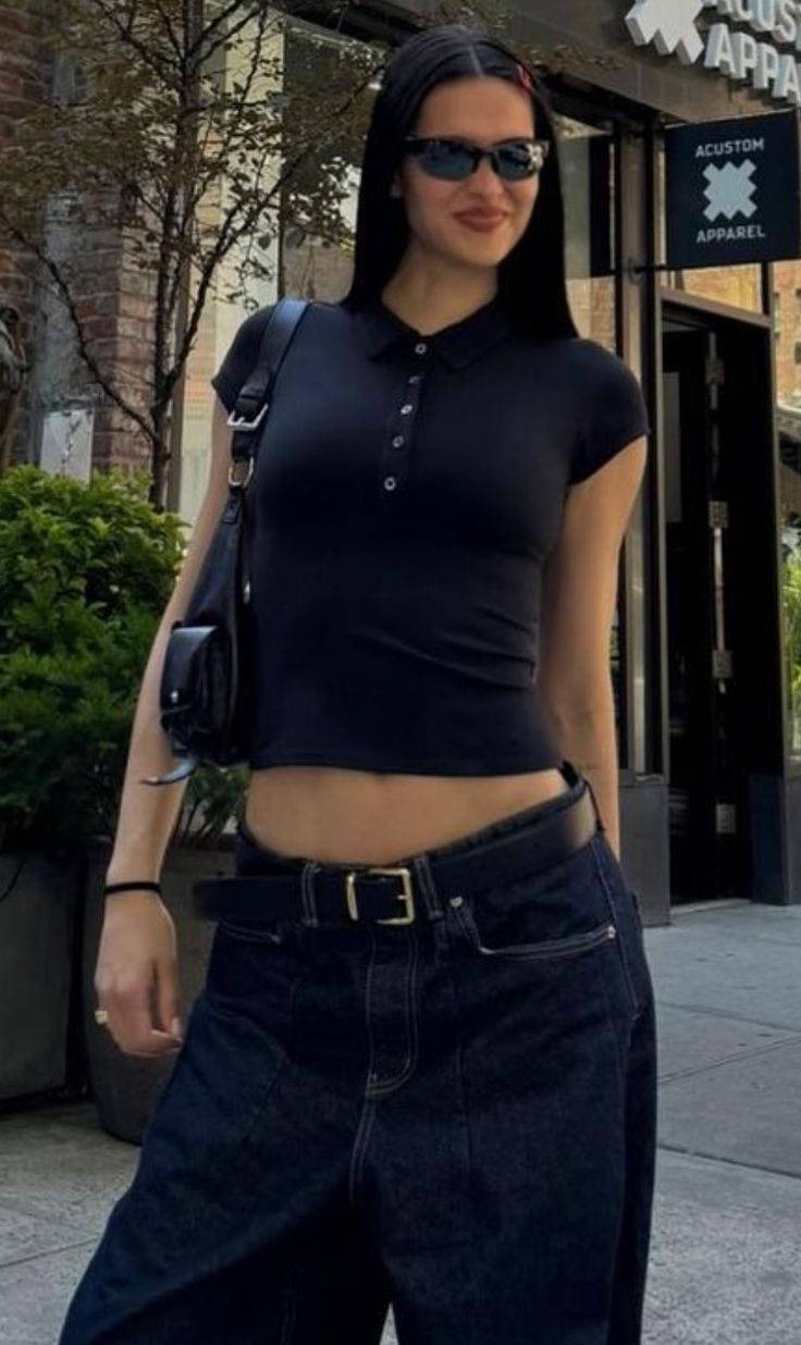 Cropped Polo Shirt Outfit, Crop Polo Outfit, Polo Shirt Outfit Women's, Polo Shirt Outfit, Cropped Polo Shirt, Polo Shirt Outfits, Polo Outfit, Cropped Polo, Outfit Inspired