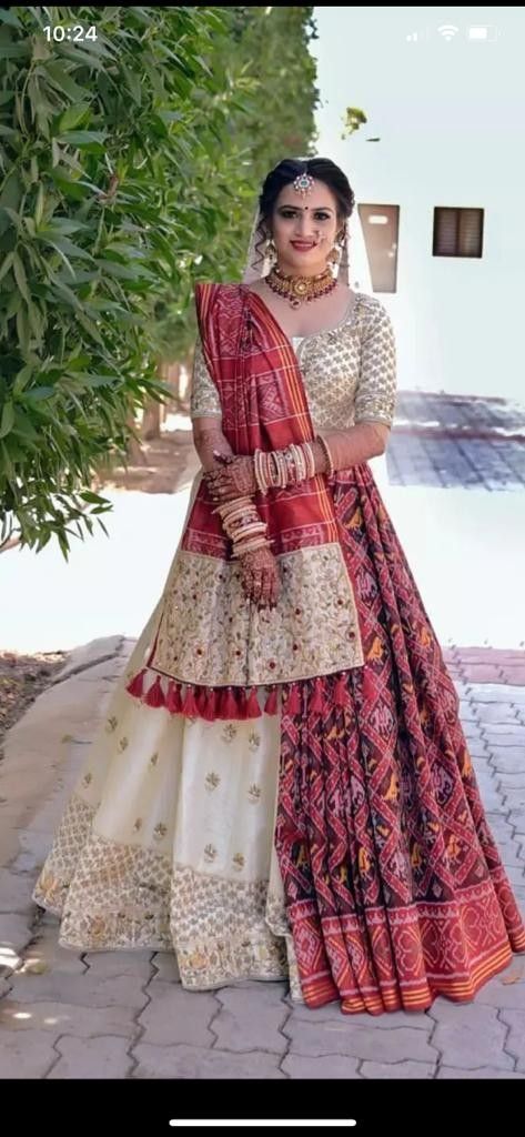 Sadi Chaniya Choli, Blouse Designs Chaniya Choli, Best Indian Wedding Dresses, Simple Frock Design, Lehenga Saree Design, Latest Bridal Lehenga, Saree Wearing Styles, Trendy Outfits Indian, Bandhani Dress