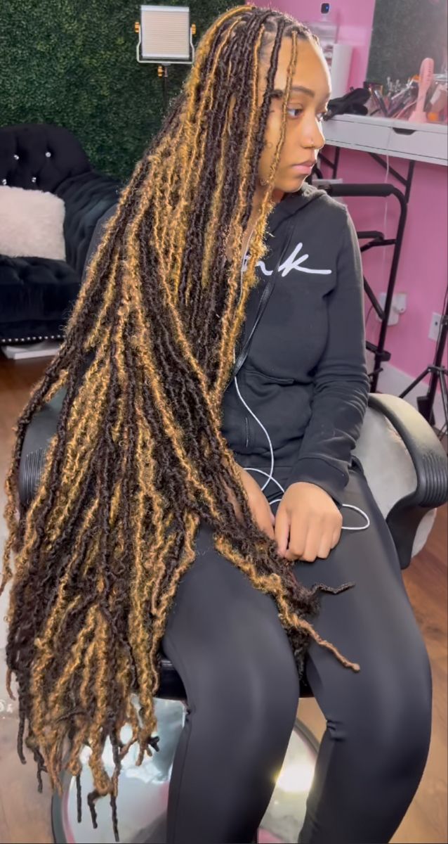 Gold Butterfly Locs, Golden Brown Butterfly Locs, Black And Blond Butterfly Locs, Black Brown And Blonde Soft Locs, Brown And Blond Faux Locs, Black Hair With Blonde Highlights, Braided Hairstyles For Black Women Cornrows, Birthday Hairstyles, Big Box Braids Hairstyles