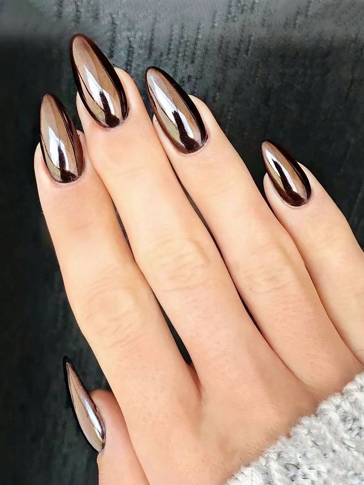 Chrome Nail Colors, Brown Chrome, Chrome Nails Designs, Smink Inspiration, Shiny Nails, Almond Nails Designs, Metallic Nails, Hot Nails, Holographic Nails