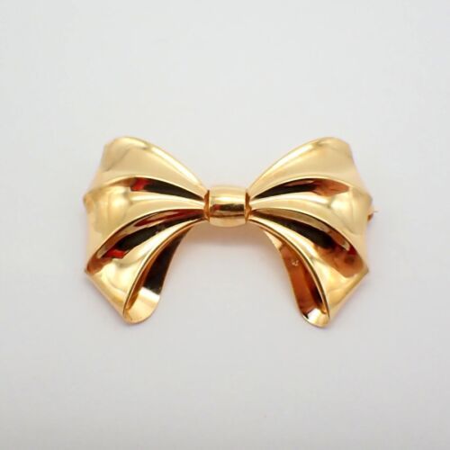 ad eBay - Find many great new & used options and get the best deals for Bow Brooch 18K Yellow Gold France at the best online prices at eBay! Free shipping for many products! Shark Tooth Pendant, Smoky Quartz Pendant, Quartz Pendant Necklace, Bow Brooch, Gold Brooch, Dress Indian, Dress Indian Style, Gold Brooches, Shark Teeth