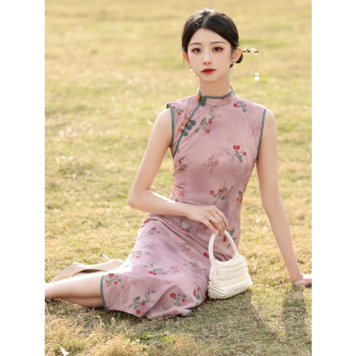 Cherry Blossom Sleeveless Long Cheongsam Embrace elegance with our Cherry Blossom Sleeveless Long Cheongsam. The delicate cherry blossom design on the sleeveless cheongsam adds a touch of refinement to your outfit. Perfect for any occasion, this dress will make you feel elegant and chic. Size Chart (cm) Bust Waist Hip Shoulder Width Dress Length S 82 66 86 36 120 M 86 70 90 37 120 L 90 74 94 38 120 XL 94 78 98 39 120 2XL 98 82 102 40 120 Spring Floral Print Cheongsam, Summer Cheongsam With Floral Print And Stand Collar, Summer Floral Cheongsam With Stand Collar, Summer Pink Dress With Stand Collar, Spring Cheongsam With Stand Collar For Tea Ceremony, Spring Cheongsam For Tea Ceremony With Stand Collar, Summer Floral Print Fitted Cheongsam, Summer Fitted Floral Print Cheongsam, Fitted Floral Print Cheongsam For Summer