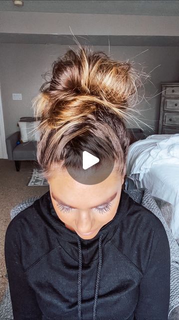 Quick And Easy Hair Updos For Work, Day Drinking Hairstyles, Country Updo Hairstyles, Easy Quick Updos For Medium Hair, Easy Messy Hairstyles For Long Hair, Dirty Hair Day Styles, Dirty Hair Updo Easy, Messy Bun Thick Hair Tutorial, Easy Hair Braids To Do On Yourself