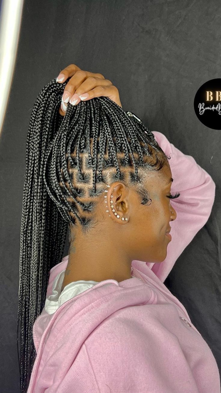 Small Knotless Braids Layout, Small Braids Medium Parts, Waist Length Small Knotless Braids, Fine Knotless Braids, Cute Small Knotless Braids, Small Knotless Chart, Small Parts For Braids, Small Peek A Boo Knotless Braids, Small But Length Knotless Braids