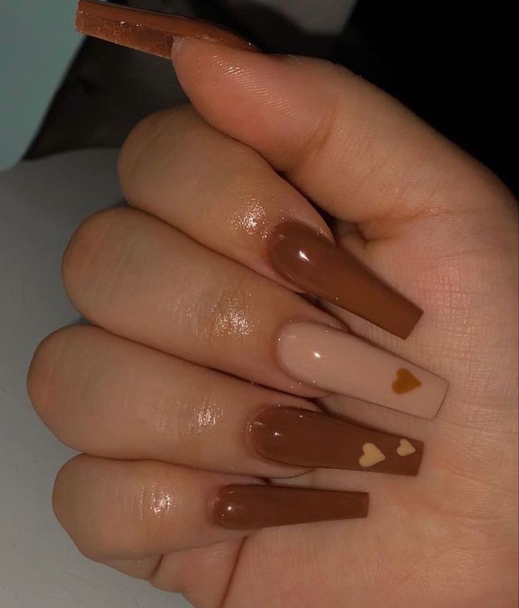 Brown Acrylic Nails Coffin Short, Brown Coffin Nails, Nails Simple Valentines, Simple Valentines Day Nails, Red Valentines Day Nails, Valentines Day Nails Pink, Pink Valentines Day Nails, Mail Inspo, Nail Art Designs For Beginners