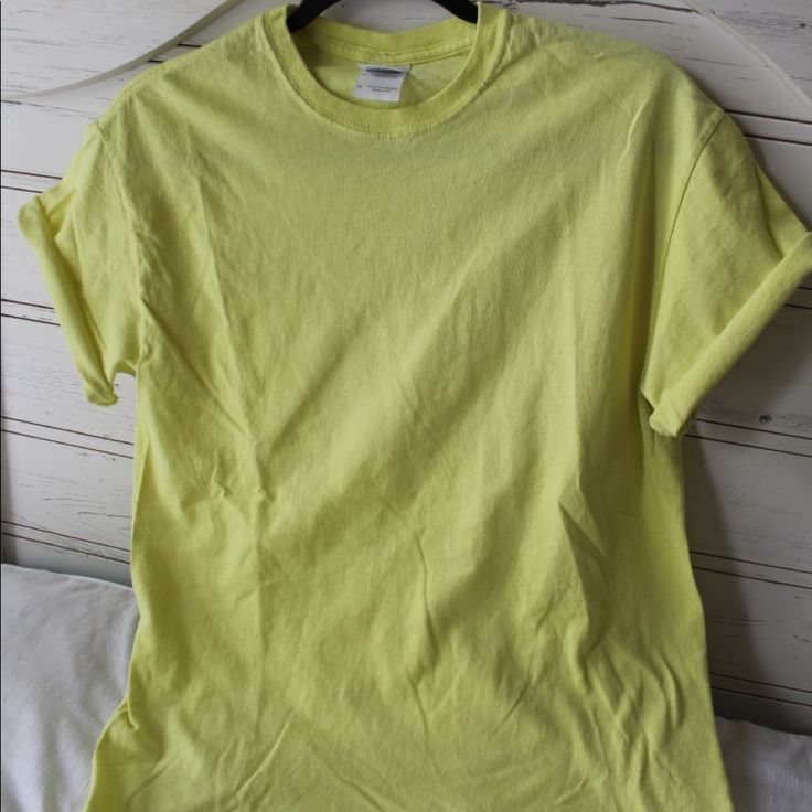 -Neon Yellow -100% Cotton T-Shirt -Simple -Short Sleeve -Medium -Excellent Condition (Never Worn) Neon Cotton Crew Neck T-shirt, Neon Cotton Short Sleeve Tops, Casual Neon Yellow Short Sleeve Tops, Neon Yellow Cotton T-shirt For Spring, Casual Neon Yellow Cotton Tops, Casual Neon Crew Neck Top, Casual Neon Cotton T-shirt, Casual Neon Cotton Tops, Casual Neon Yellow Cotton T-shirt