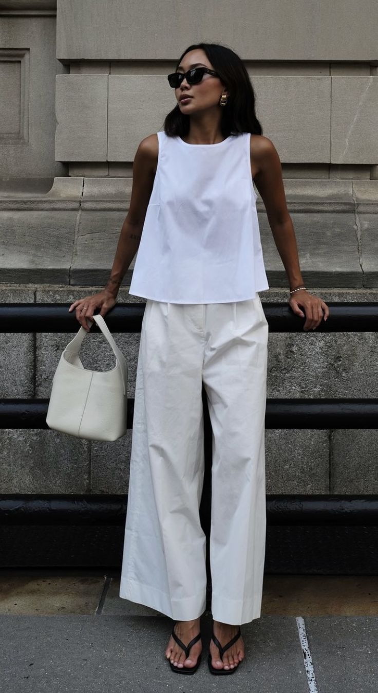 Minimal Outfits Summer, Dissh Clothing Aesthetic, White Linen Shirt Outfit Women, Minimal Casual Outfit, Classy Minimalist Outfits, All White Fit, Minimal Chic Summer, Minimal Summer Outfits, Minimalist Summer Outfit