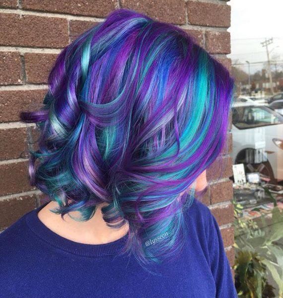 Peacock hair is perfect for this winter! Now that winter is here, I thought it would be fun to showcase some of my favorite shades of winter hair color. Peacock Hair, Galaxy Hair, Snakebites, Hair Color Purple, Funky Hairstyles, Winter Hair Color, Short Hair Color, Kids Hair, Mermaid Hair