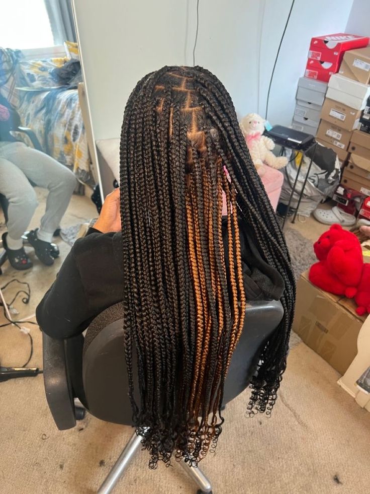 Small Knotless Box Braids Long Peek A Boo, Knotless Braids With Brown Peekaboo, Black And 30 Knotless Braids, Peakaboo Knotless Box Braids, Medium Knotless Braids Curls At The End, Peek A Boo Box Braids Medium, Trible Braids Peekaboo, Long Knotless Peekaboo Braids, Peakboo Braids With Curly Ends