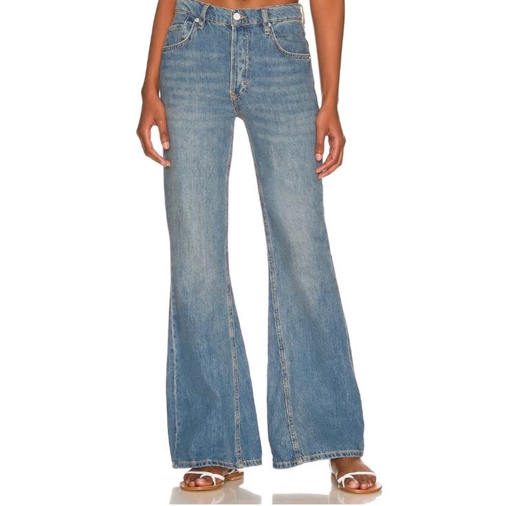 Nwt $128. Smoke/Pet Free. Same Or Next Day Ship. Inseam Approx Measures 31”. Rise Measures 10”. Leg Opening Approximately 11.5” Across. Super Soft And Comfy! Jeans Are Brand New With Tags. Free People Flare Jeans, Free People Overalls, Black Flare Jeans, Super Flare Jeans, Flare Denim Jeans, Pull On Jeans, Everyday Basics, Black Flare, Free People Jeans