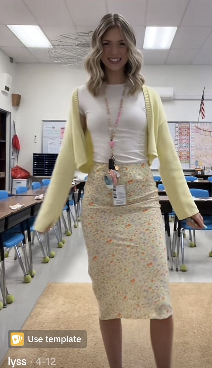 Old Teacher Outfits, Teacher Outfit Skirt, Ms Honey Matilda Outfits, Professional Teaching Outfits, Funky Teaching Outfits, Kinder Teacher Outfits, Nursery Teacher Outfit, Childcare Outfit, Teacher Outfits No Jeans