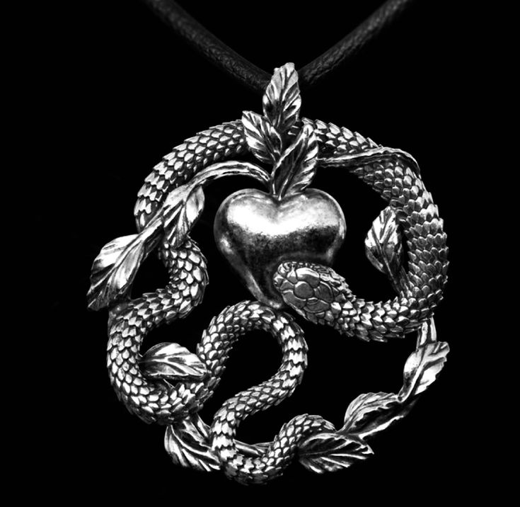 Slytherin Jewelry, Serpent Jewelry, The Serpent, Green Heels, Snake Jewelry, Fantasy Jewelry, 가을 패션, Gothic Jewelry, Jewelry Inspo