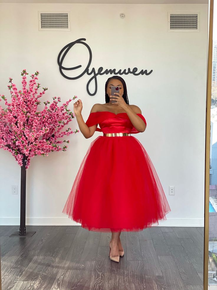 Custom Bardot Midi Skirt Set – Oyemwen Red Skirt Pink Top Outfit, Flare Skirt Outfit Classy, Corset Top And Skirt Outfit, Tulle Corset, Tulle Skirts Outfit, Womens Tulle Skirt, Classy Short Dresses, Tulle Skirt Dress, Birthday Dress Women