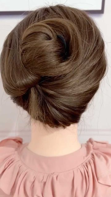 Sanggul Modern, Easy Bun Hairstyles For Long Hair, Hair Style Vedio, Hair Upstyles, Easy Hair Updos, Trendy Hairstyle, Bun Hairstyle, Long Hair Updo, Hairdos For Short Hair