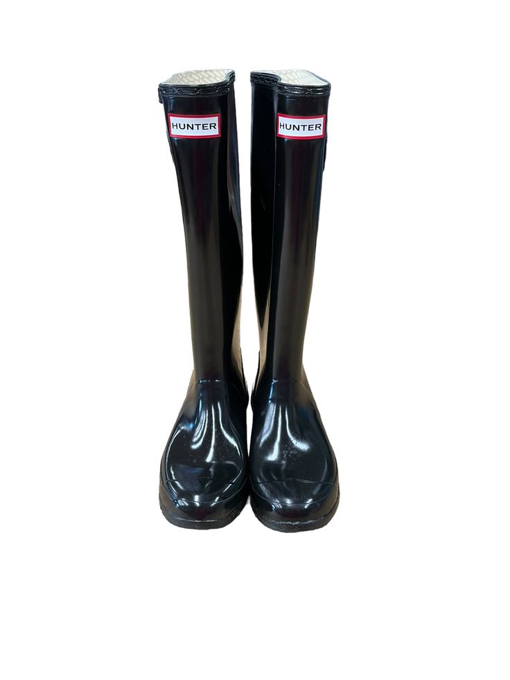 Brand: HUNTER Style: BOOTS RAIN Color: BLACK Size: 6 Other Info: 2 SOCK INSERTS INCLUDED SKU: 126-5667-1714 CONDITION: GENTLY USED Black Waterproof Ankle-high Rain Boots, Black Ankle-high Waterproof Rain Boots, Black Ankle-high Rain Boots For Winter, Casual Black Ankle-high Rain Boots, Casual Black Rain Boots, Casual Black Insulated Boots, Black Insulated Rain Boots With Round Toe, Black Weatherproof Rain Boots For Fall, Weatherproof Black Rain Boots For Fall