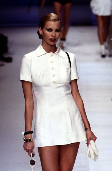 Christian Dior Runway Show SS 1996 Christian Dior Runway, Niki Taylor, 90s Runway Fashion, Runway Fashion Couture, Vintage Runway, Runway Outfits, Dior Dress, Estilo Preppy, 가을 패션