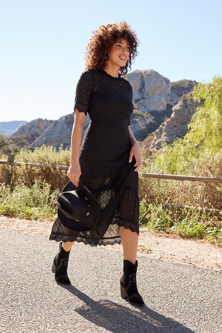 Black Dress And Cowboy Boots, Cowgirl Outfit Ideas, Fall Wedding Guest Dresses, Midi Skirt Fall, Cute Cowgirl, Cute Cowgirl Outfits, Wedding Guest Outfit Fall, Dresses With Cowboy Boots, Cowgirl Outfit