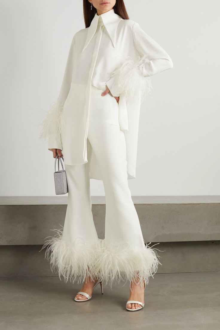 EXCLUSIVE AT NET-A-PORTER. 16ARLINGTON approaches bridal in much the same way it does ready-to-wear, serving all the playful shapes and signature details we know and love. These 'Brisbane' pants are beautifully cut from ivory crepe in a wide-leg silhouette and trimmed with flouncy feathers along the cropped hems. Wear them with the matching shirt to the registry office or reception afterwards. Disco Wedding, Fashion Things, Tropical Resort, Streetwear Mode, White Outfit, White Chiffon, Bold Style, Mode Inspo, Looks Chic