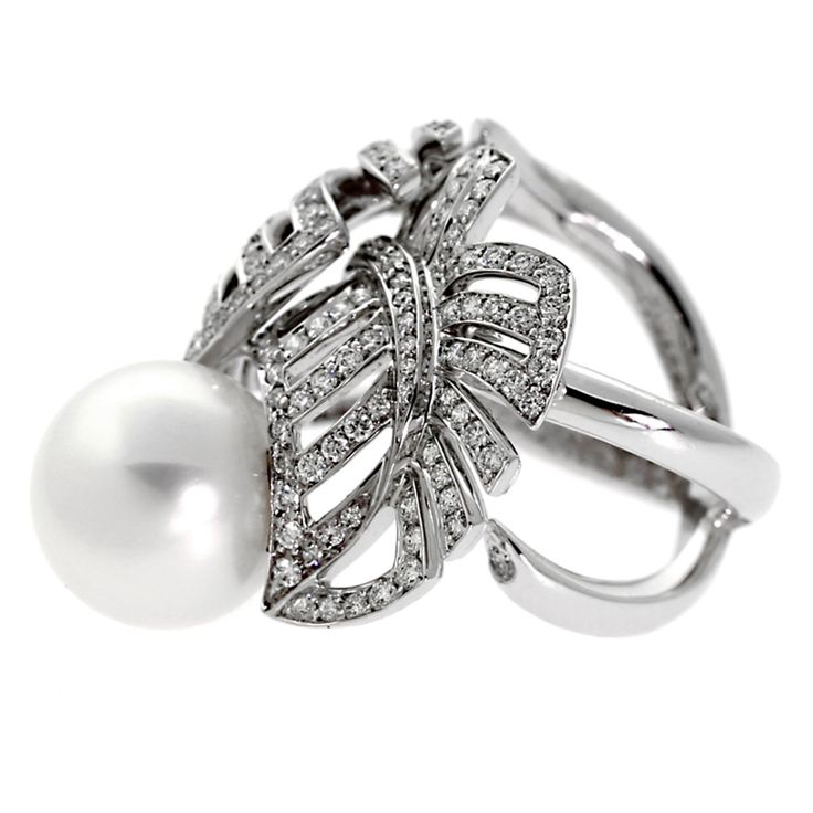 Chanel Pearl Diamond White Gold Ring 0000043 Vintage Chanel Jewelry, Chanel Pearl, Bezel Bracelet, Chanel Pearls, Diamond Cocktail Ring, White Gold Set, Gold Cocktail Ring, Gold Cocktail, Chanel Jewelry