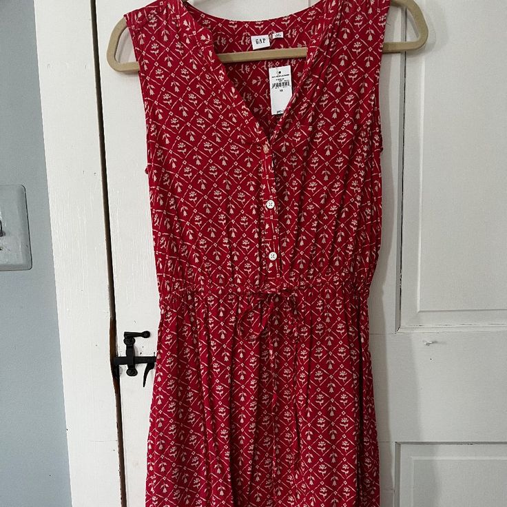 Super Cute Gap Floral Sleeveless Dress. Size Xs. Color Is Coral (Lighter Than What Shows In Picture). Gap Summer Sundress, Gap Sleeveless Midi Dress For Spring, Gap Sleeveless Summer Maxi Dress, Gap Sleeveless Sundress For Spring, Gap Sleeveless Sundress For The Beach, Gap Sleeveless Sundress For Beach, Gap Sleeveless Casual Sundress, Casual Sleeveless Sundress By Gap, Gap Summer Sleeveless Dress