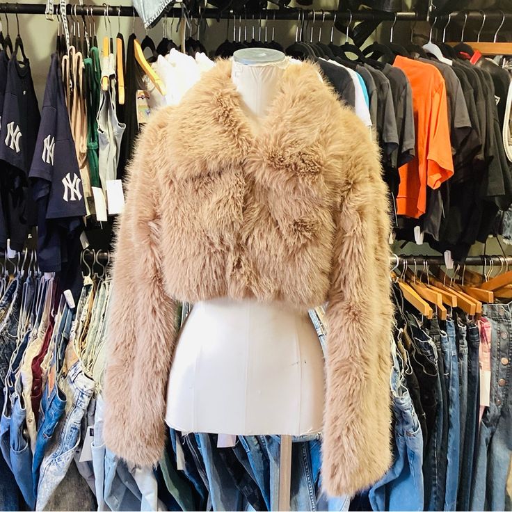 D E S C R I P T I O N Yara Teddy Chubby Faux Fur Crop Jacket- Tan Authenticity Guarantee All Items Sold In Our Shop Are 100% Guaranteed Authentic Or Your Money Back. Faux Fur Cropped Jacket, Crop Jacket, Tan Color, Faux Fur, Jackets & Coats, Jackets For Women, Money, Women Shopping, Quick Saves