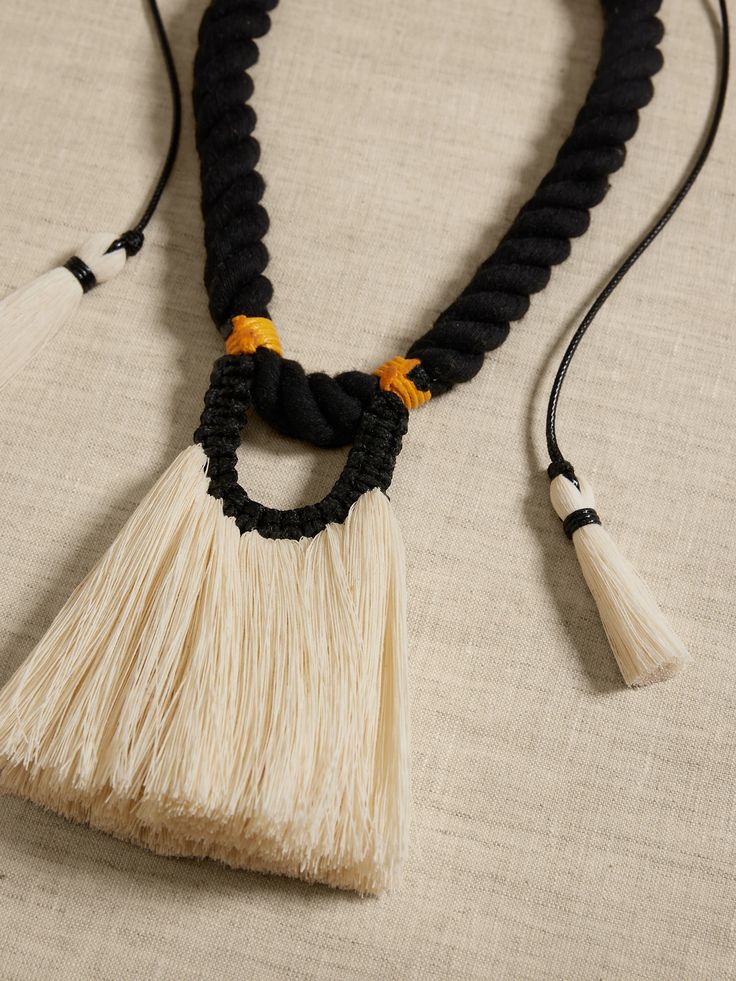 Fantasma Sencillo Necklace | Caralarga | Banana Republic Fiber Necklace, Diy Jewellery Designs, Textile Necklace, Textile Factory, Bold Necklace, Fiber Jewelry, Fabric Necklace, Time And Space, Fringe Necklace