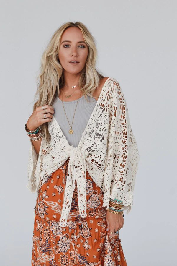 Crochet Petal Kimono Wrap - Natural | Three Bird Nest Boho Closet, Boho Essentials, Ruana Wrap, Tie Dye Jumpsuit, Top Fashion Bloggers, Kimono Wrap, Crochet Fabric, Boutique Dress Designs, Wrap Shawl