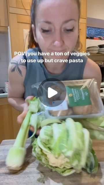 Ami-James Deane on Instagram: "VEGGIE PACKED LASAGNE SOUP 🍲 with easy tofu ricotta! Vegan, oil free and fantastic for weight loss ✨  I had a LOT of veggies that were going bad, so I had to get creative and this soup was actually INCREDIBLE!! My babies went crazy for it and it is a great meal prep option too🤘  Although I’m letting you know what ingredients I used - you can literally add ANY veggies you have on hand. Never let another veggie go to waste!  Ingredients  1/2 onion 2 broccoli stalks 4 sticks of celery 1 pack of mushrooms 1/2 a green cabbage 1 head of cauliflower  2 leeks 2 carrots 6 cloves of garlic (I used frozen) 3 tins of chopped tomatoes 2 tbsp bouillon  1 tbsp garlic powder 1 tbsp mixed herbs 1 tbsp marmite (optional) 3 tbsp tomato paste 1-2 cups textured vegetable protei Vegetable Lasagne Recipes, Broccoli Mum Recipes, Broccoli Mum, Broccoli Stalks, Textured Vegetable Protein, Lasagne Soup, Ami James, Easy Tofu, Vegan Oil Free