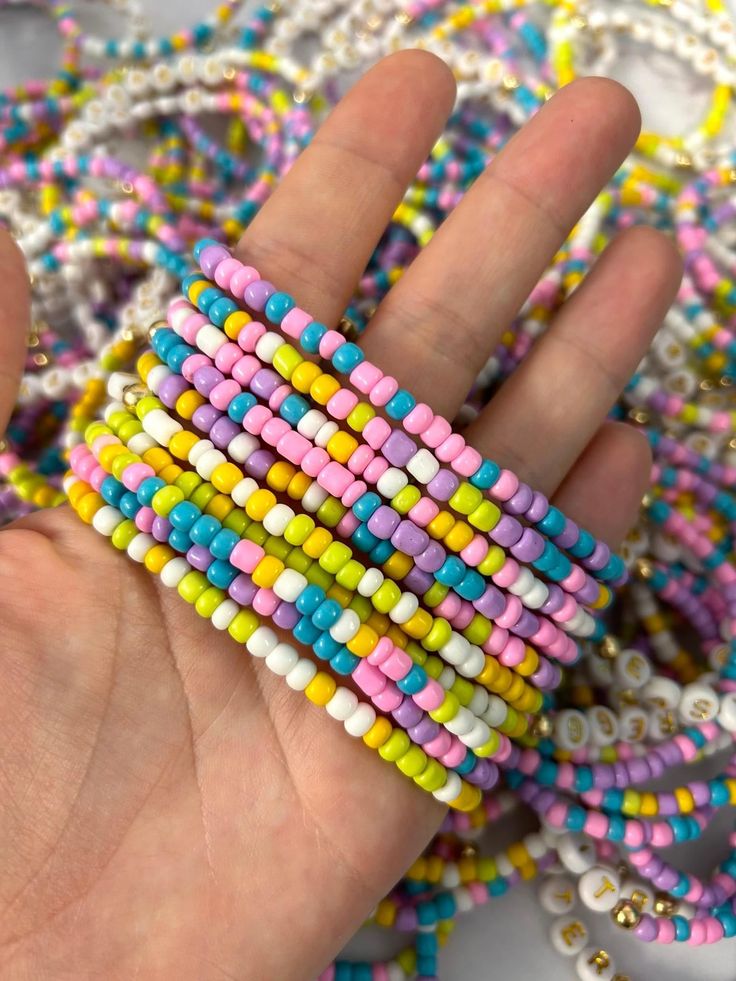 super cute and stretchy! Easter Beaded Bracelets, Easter Bracelets, Seed Bead Bracelets, Spring Wardrobe, Easter Spring, Happy Easter, Friendship Bracelets, Seed Beads, Super Cute