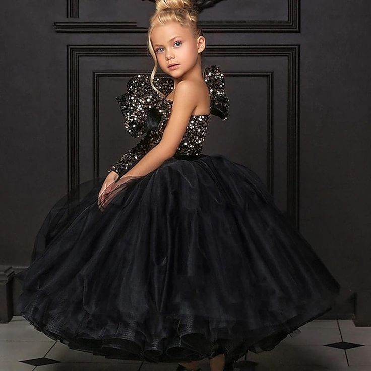 Season:Summer,Fall,Spring; Fabric:Polyester; Sleeve Length:Sleeveless; Dress Length:Above Knee; Look After Me:Hand wash; Gender:Girls'; Style:Cute,Princess; Elasticity:Inelastic; Occasion:Performance; Kids Apparel:Party Dress; Age Group:Toddler; Fit Type:Tailored Fit; Dresses Type:Sheath Dress,Tulle Dress; Pattern:Sequin; Design:Mesh; Age:3-7 Years,4-7 Years; Listing Date:09/25/2024; Bust:; Length:; Neckline:Crew Neck Toddler Pageant Dresses Princess, Luxury Glitter Tulle Tutu Dress For Pageants, Toddler Royal Dress, Luxury Princess Tutu Dress For Bridesmaid, Luxury Tulle Tutu Dress For Fancy Dress, Dress Tulle Sequins Toddler, Fancy Dresses For Toddlers, Fancy Western Dresses Kids, Family Dress For Birthday Party