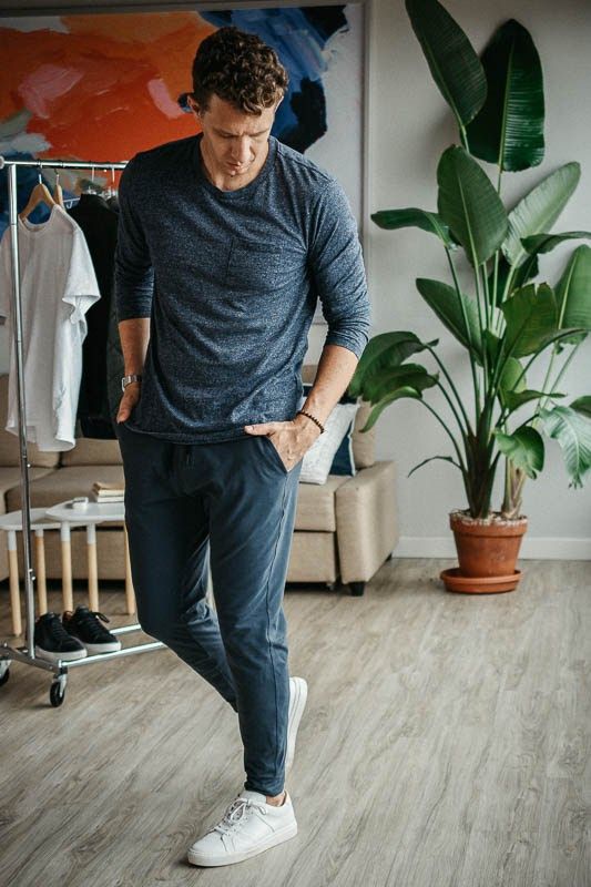 7 Killer Jogger Outfits for Men: Get Your Casual On Men’s Theme Park Outfit, Casual Outfits Men Sweatpants, Men In Joggers Outfit, Ivy League Aesthetic Men, Men Jogger Outfit, Men Jogger Pants Outfit Casual, Men’s Joggers Style, How To Style Joggers Men, Mens Sporty Style Casual