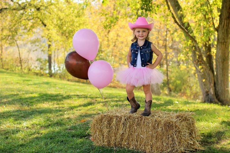 4th Birthday Pictures, Cowgirl Birthday Outfit, 3rd Birthday Pictures, Toddler Cowgirl, Second Birthday Photos, Cowgirl Photoshoot, Cowgirl Photo, Cowgirl Pictures, Toddler Photoshoot